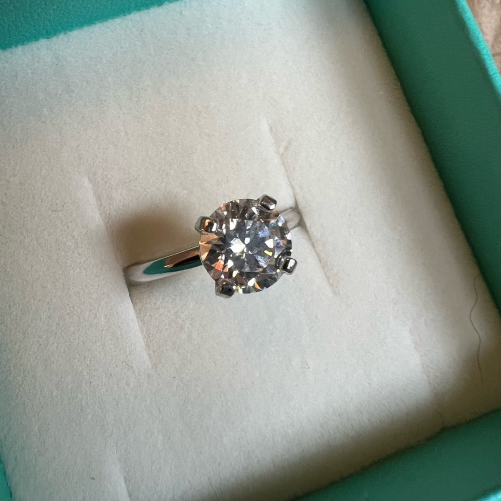 Imolove 2 ct Moissanite Solitaire Sterling ring - Picture 4 of 7